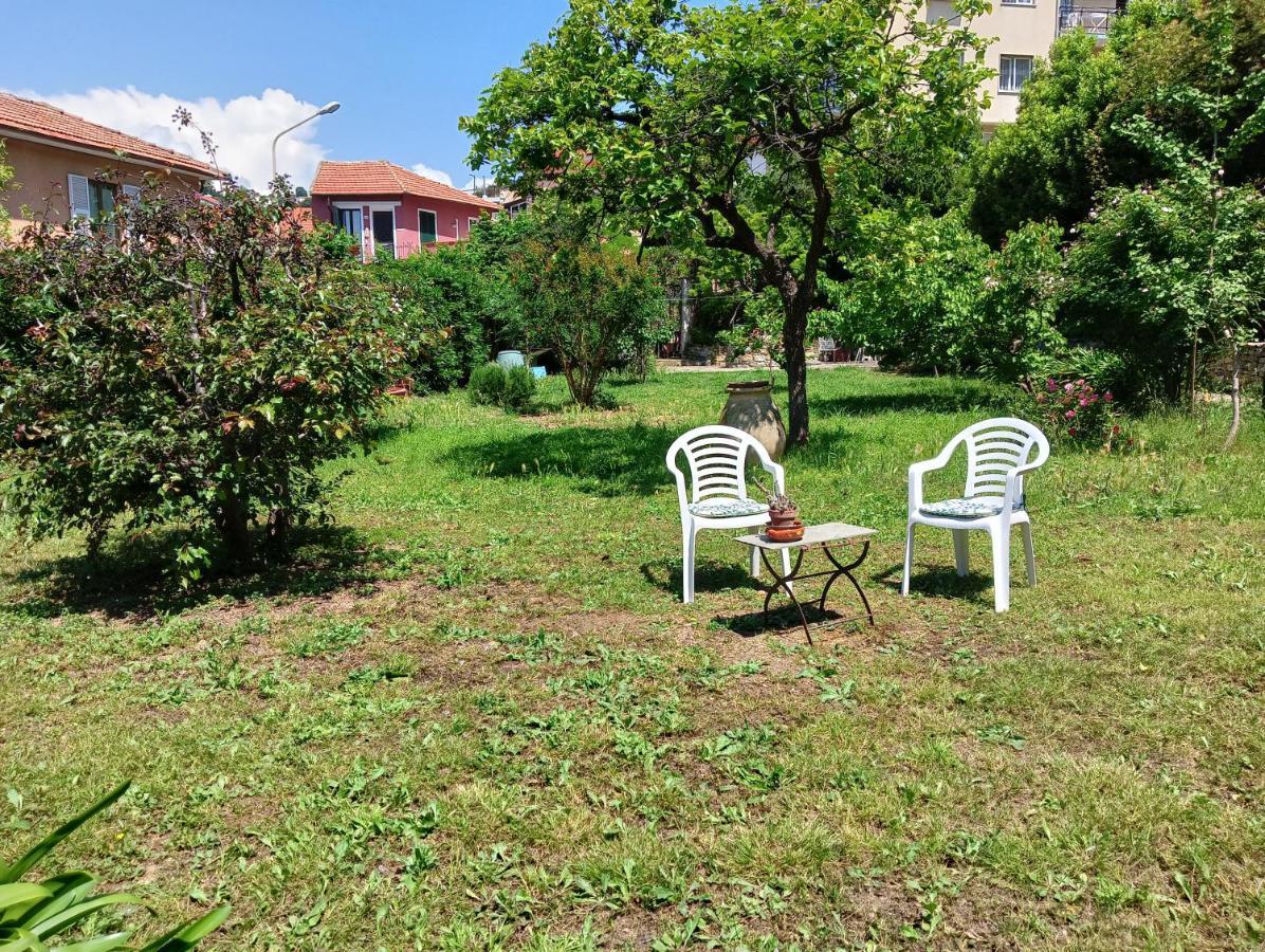 Villetta Con Giardino A Due Passi Dal Mare Imperia Extérieur photo