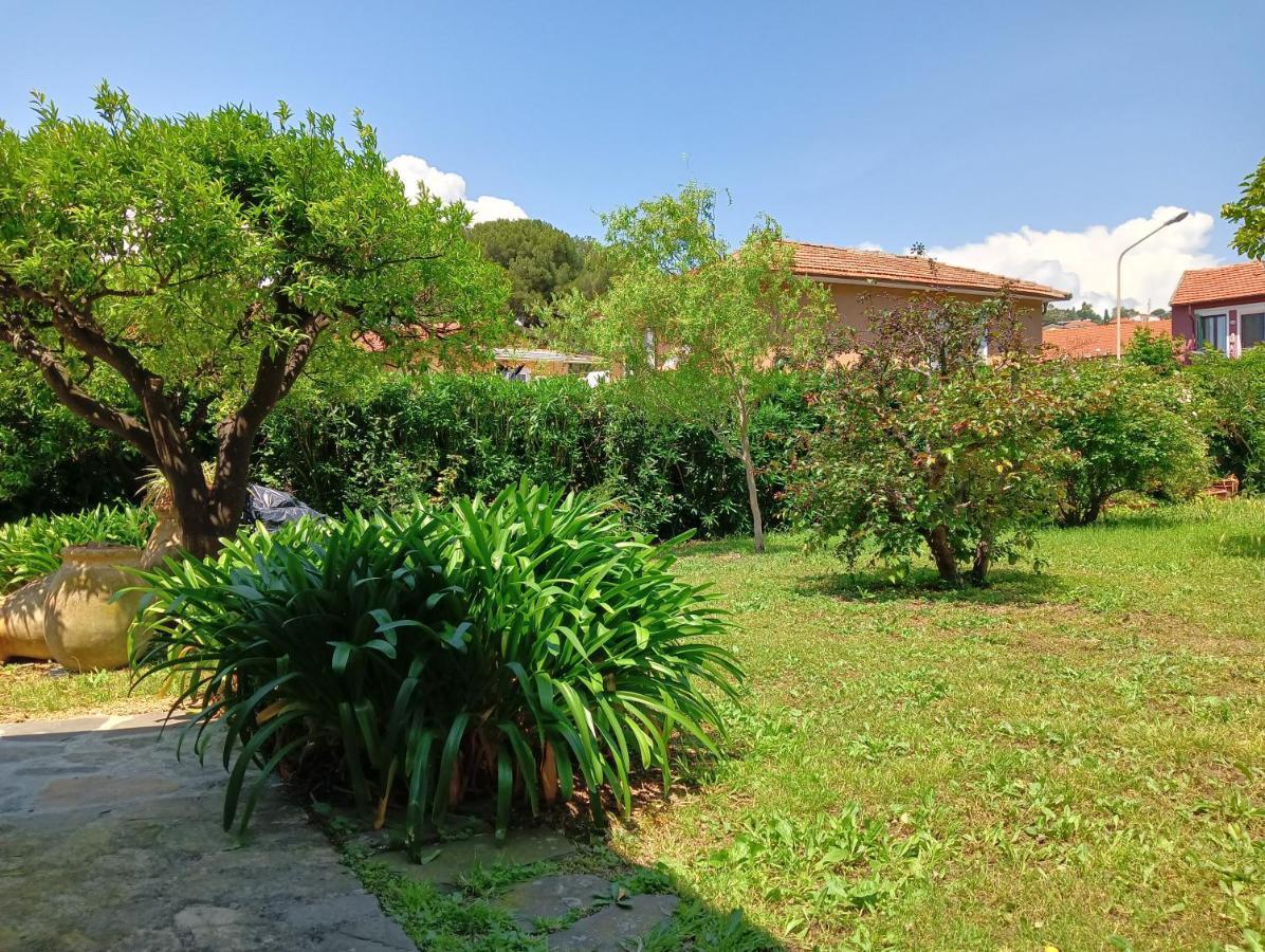 Villetta Con Giardino A Due Passi Dal Mare Imperia Extérieur photo
