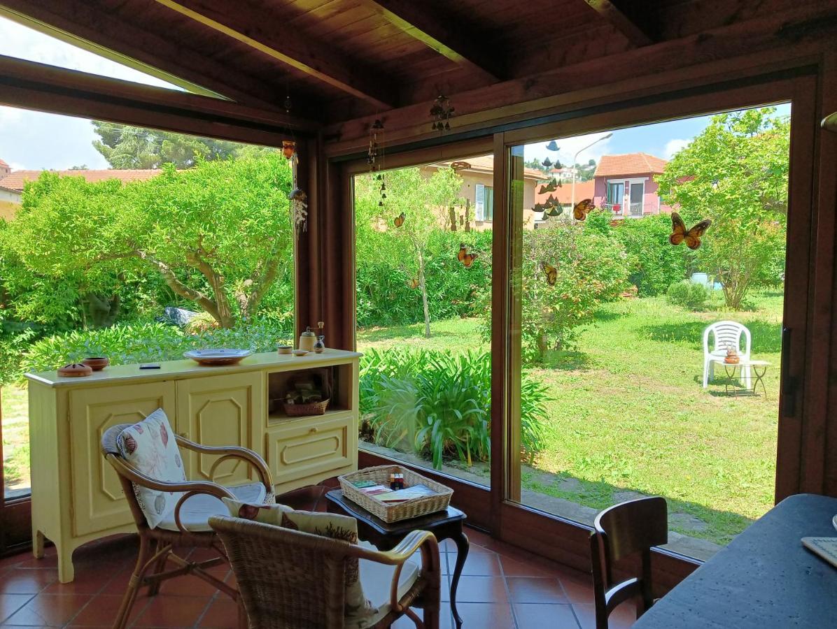 Villetta Con Giardino A Due Passi Dal Mare Imperia Extérieur photo